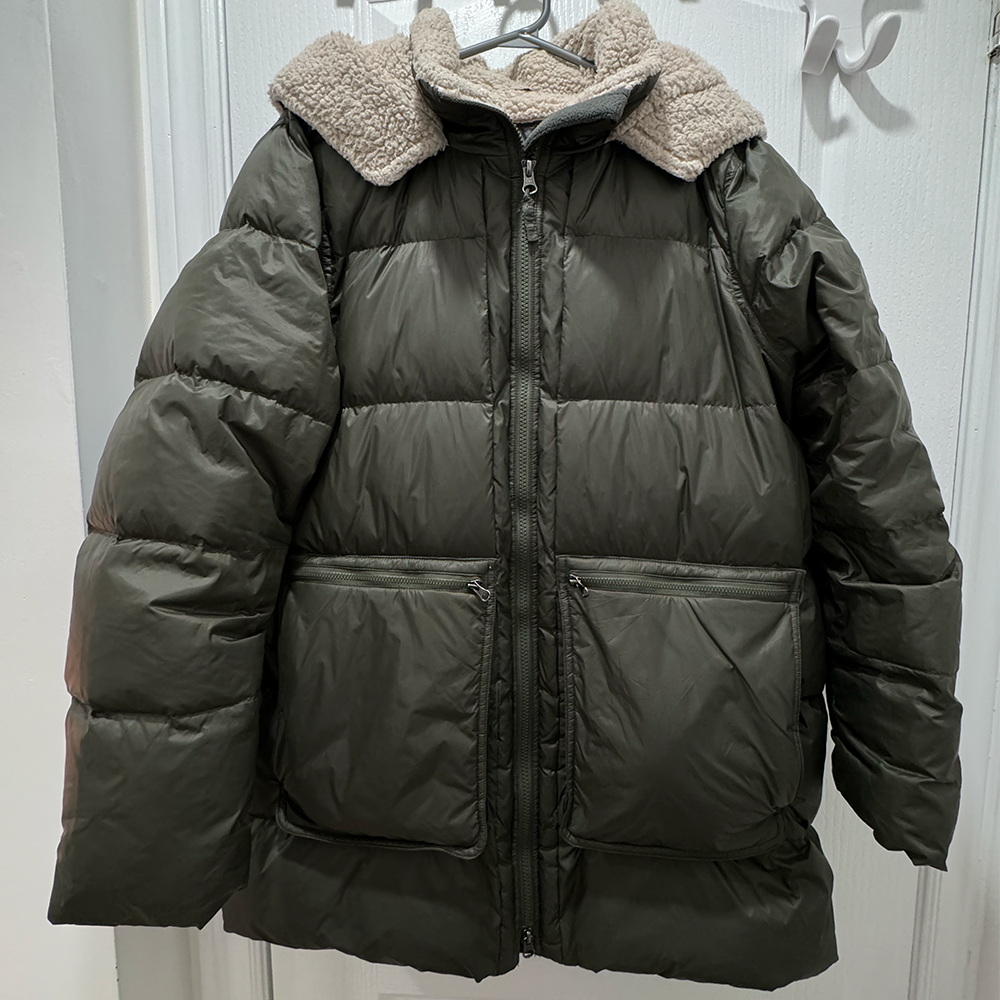 This is the audio of the zipper on my winter jacket.